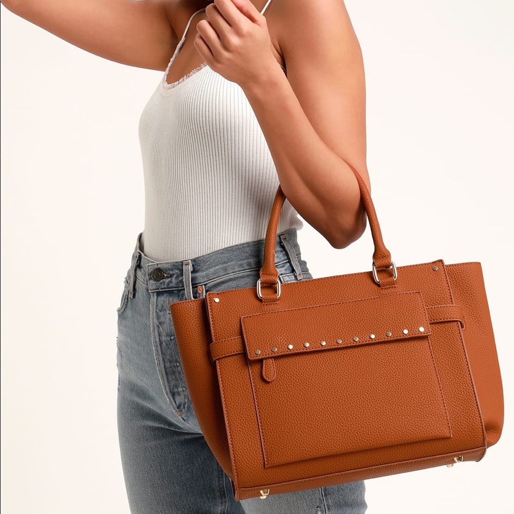 Lulu’s brown purse